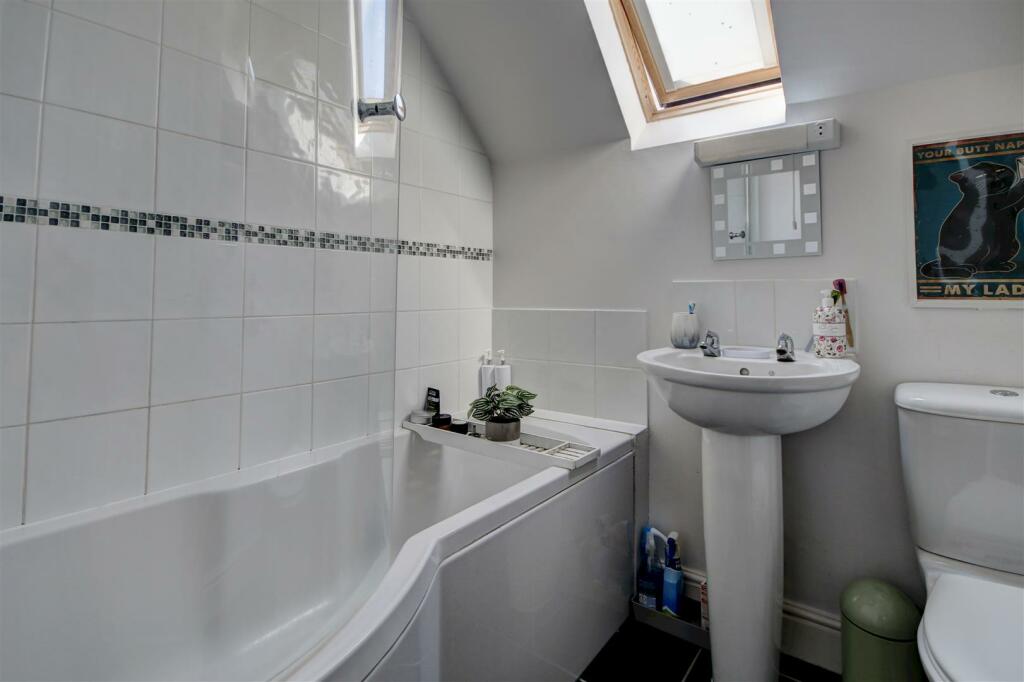 Bathroom.jpg