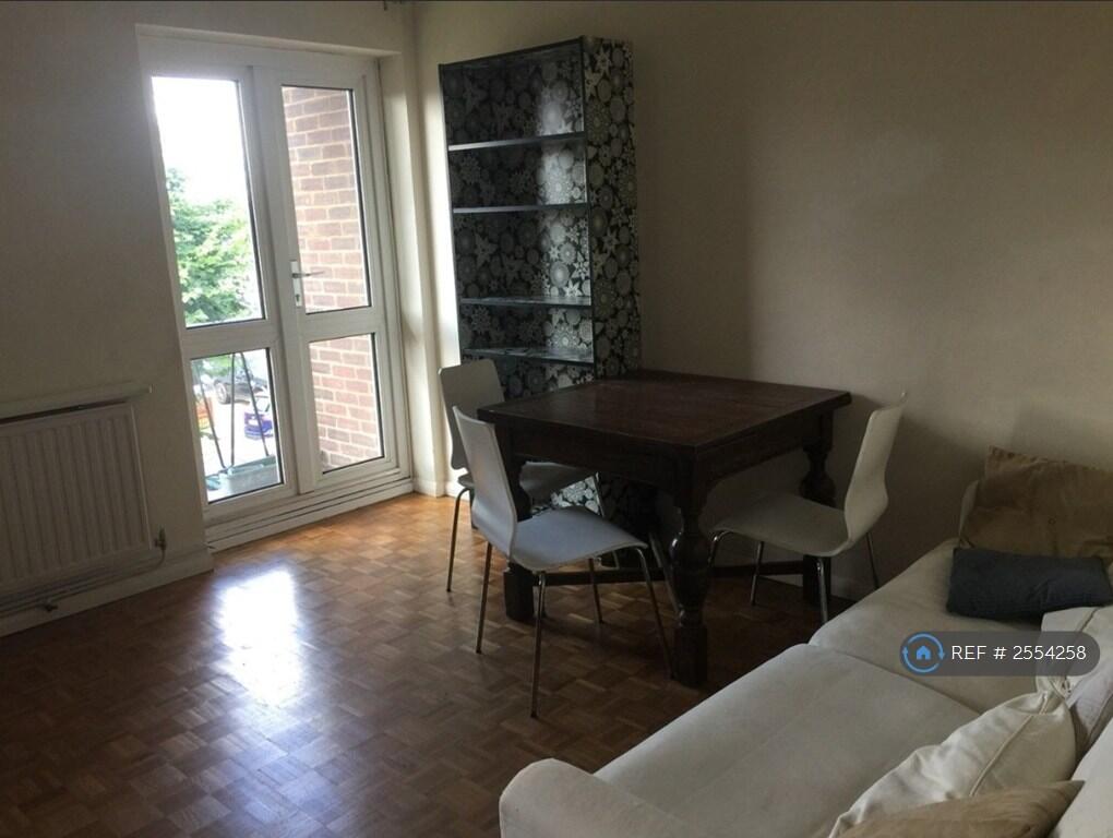 Largest Bedroom / Shared Lounge