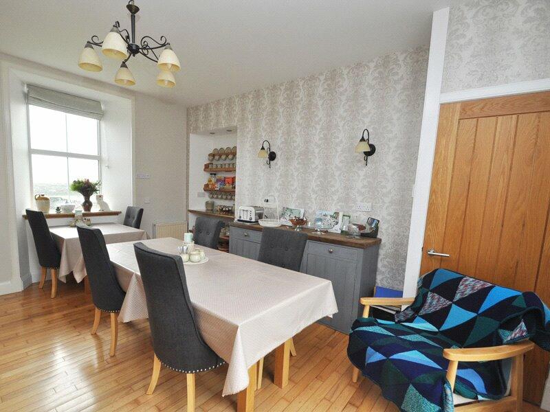 B&amp;b Breakfast Room