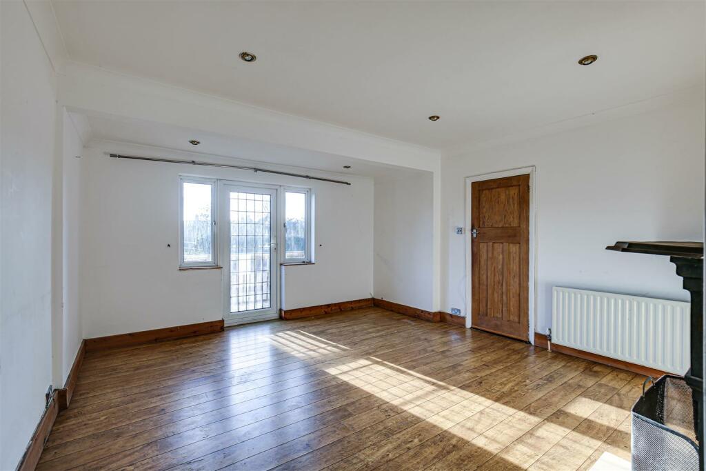 6 Reception Room.jpg