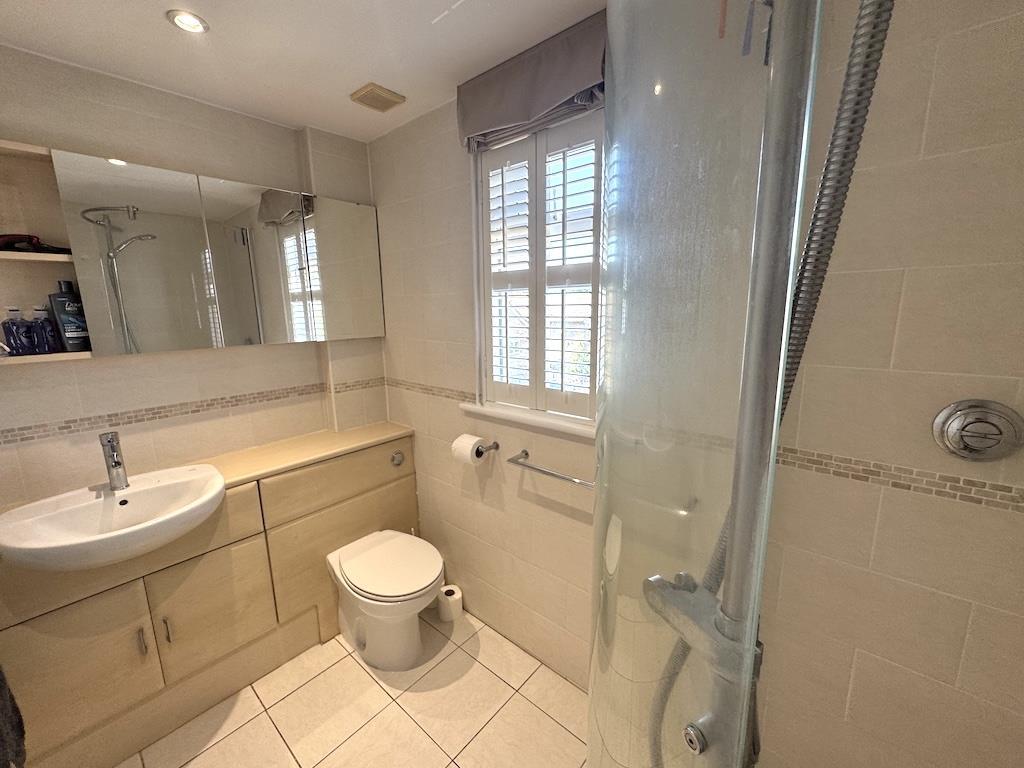 14 - Top Floor - vanity units.jpg