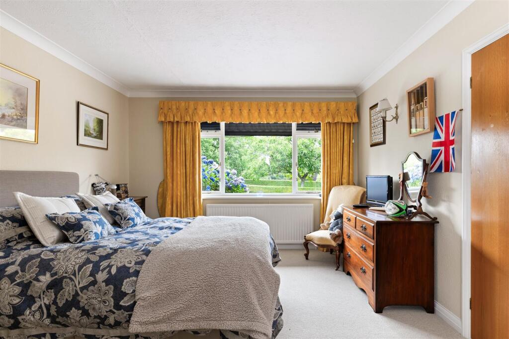Maybury Farm, Bedroom