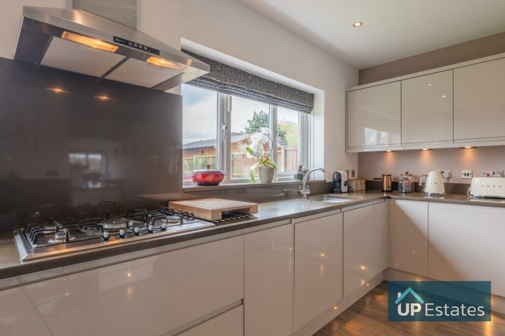 kitchen 4.jpg
