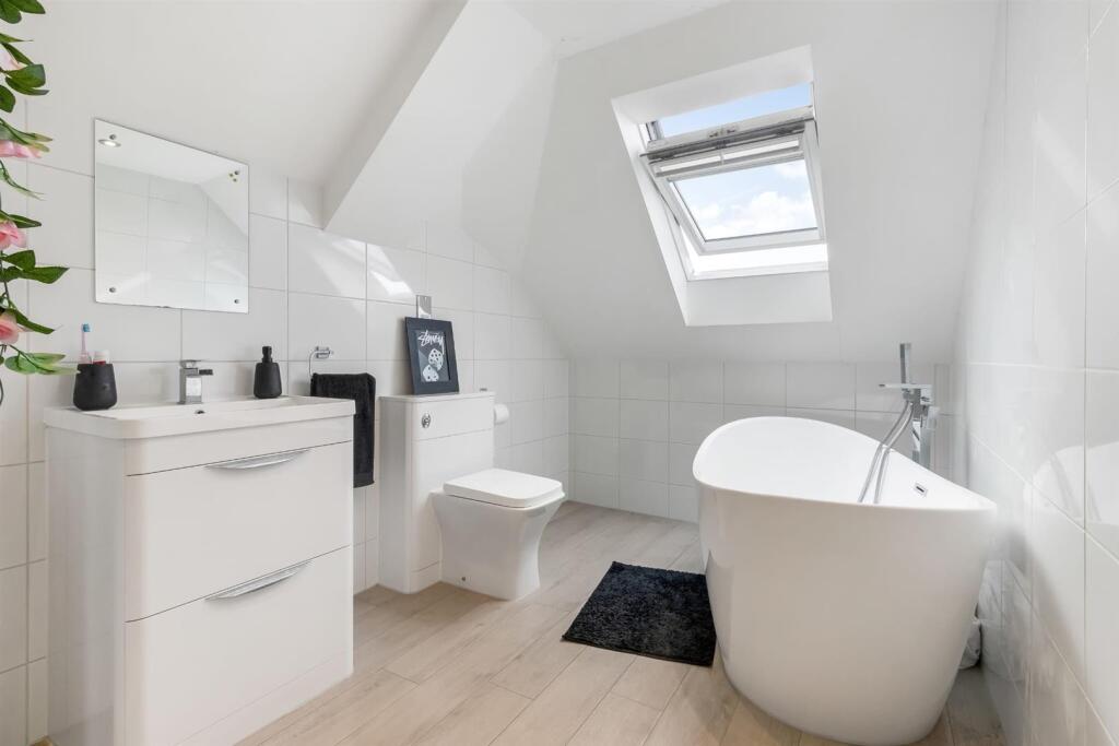 Attic En suite bathroom.jpg