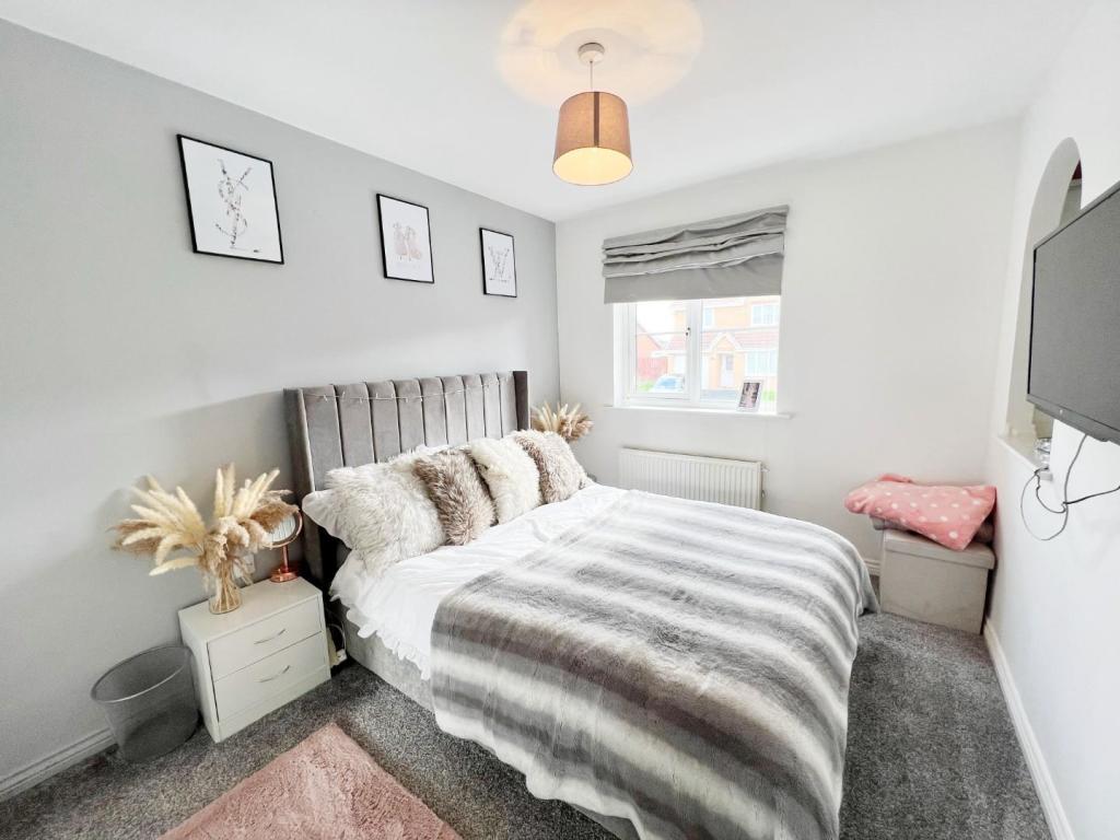 Bedroom 2 pic 1.jpg