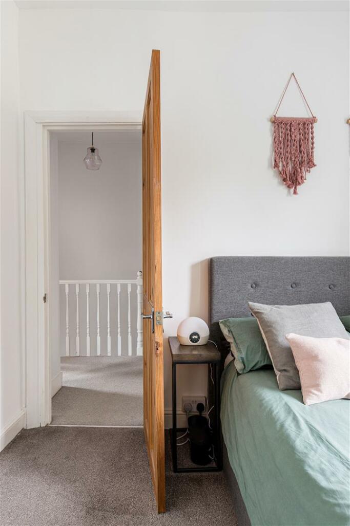 Curwen Avenue, E7