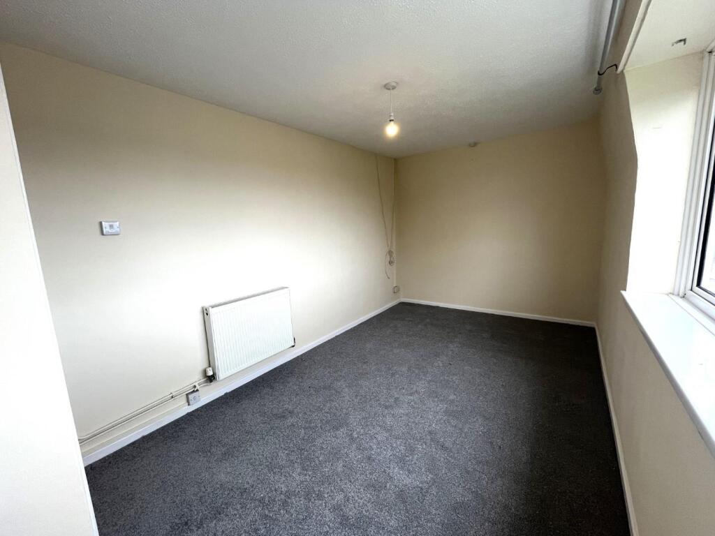 Bedroom 1 (2)