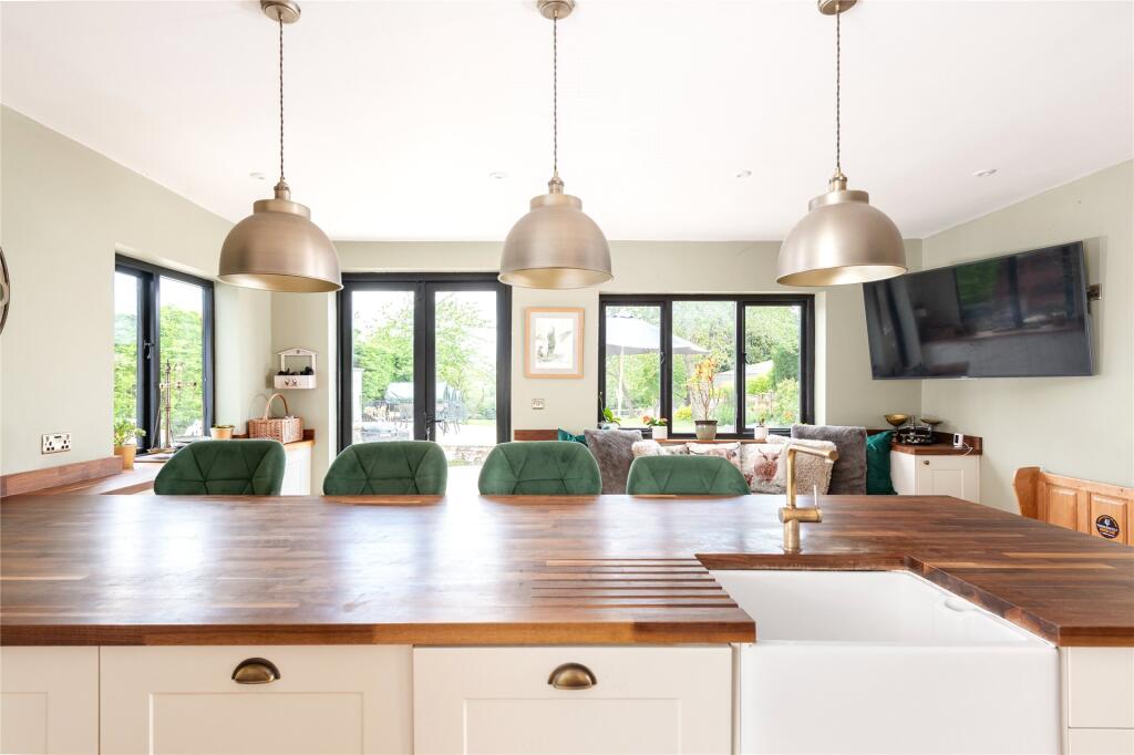 Kitchen/Breakfast Rm