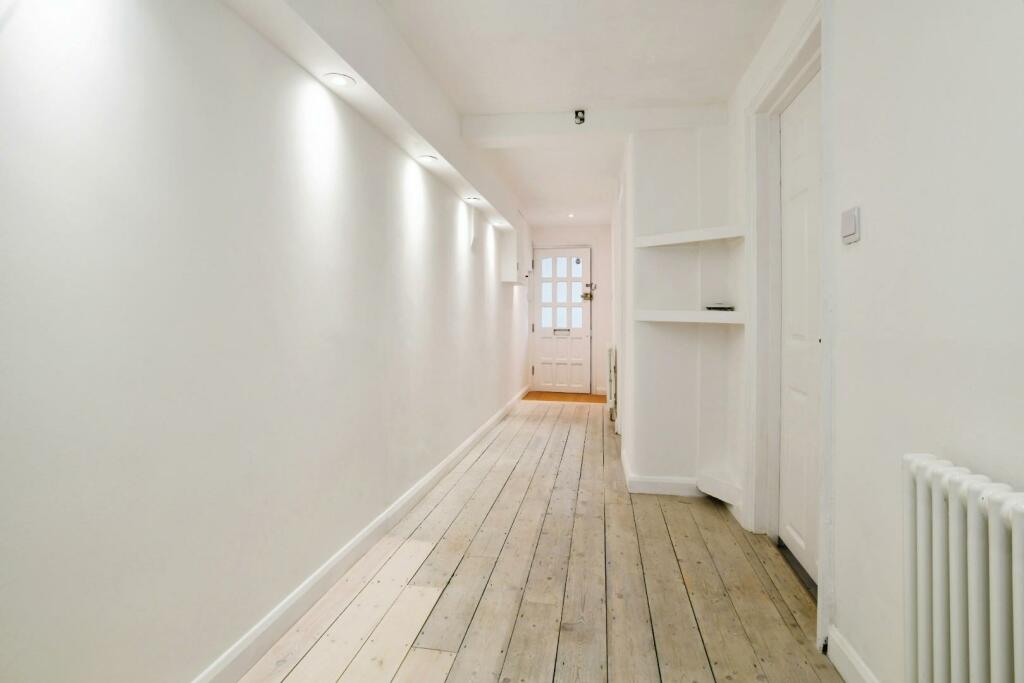 317e02c2-Hallway.JPG