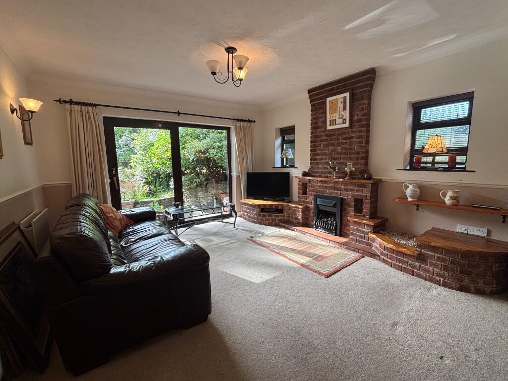 Rear Facing Lounge