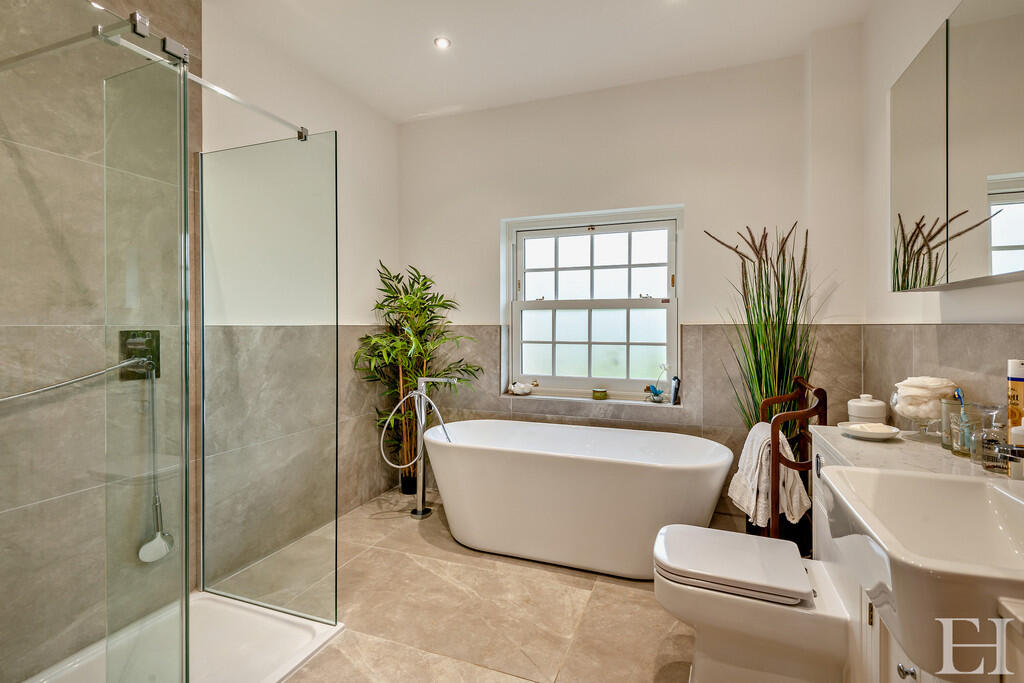 8594340-interiorW...