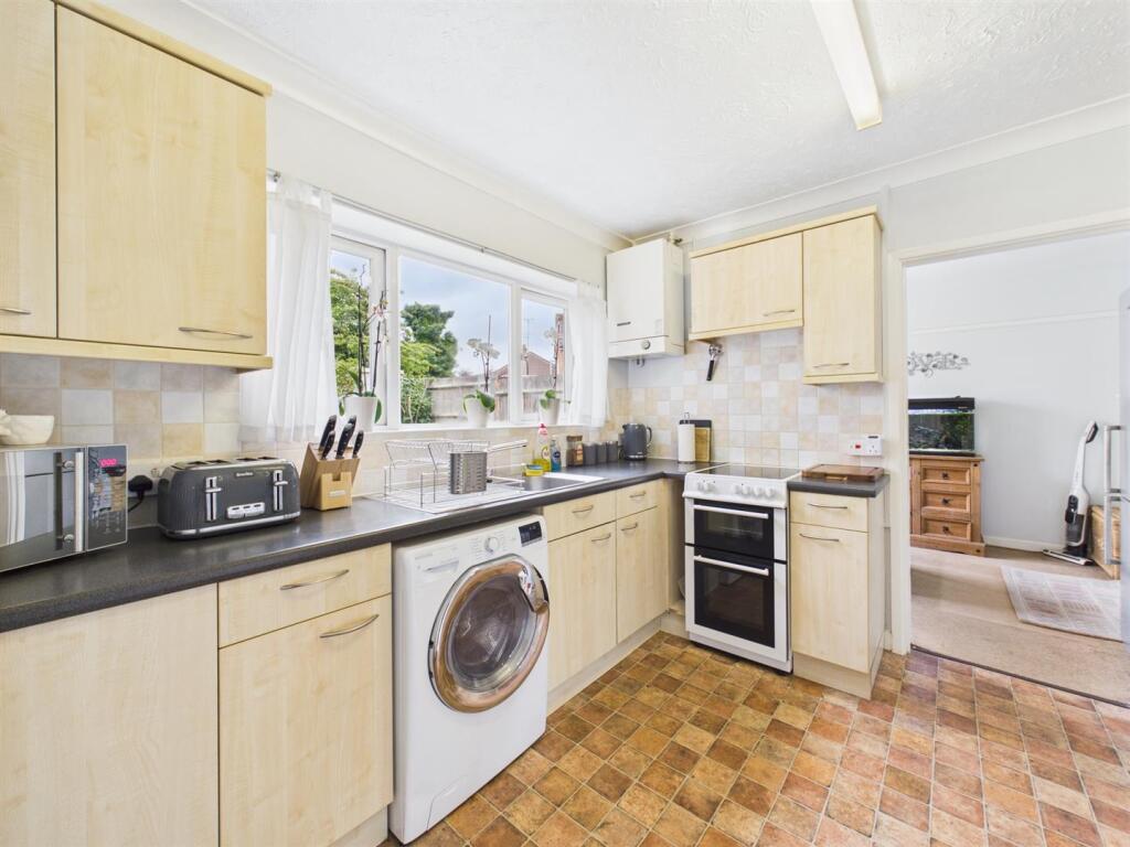 Kitchen One.jpg
