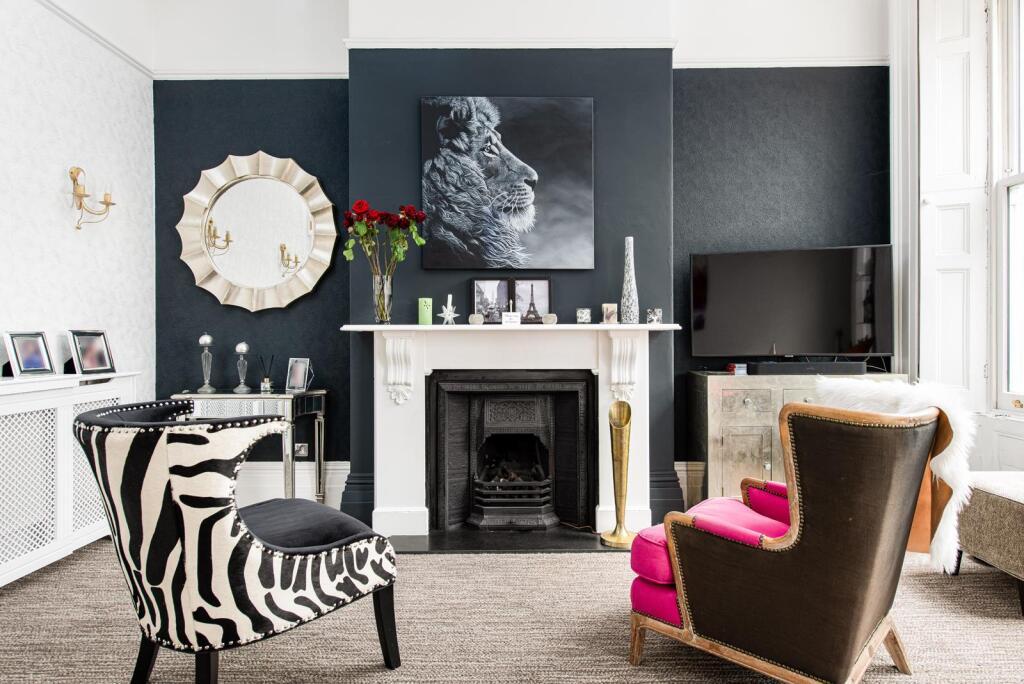 Sitting_Room_3.jpg