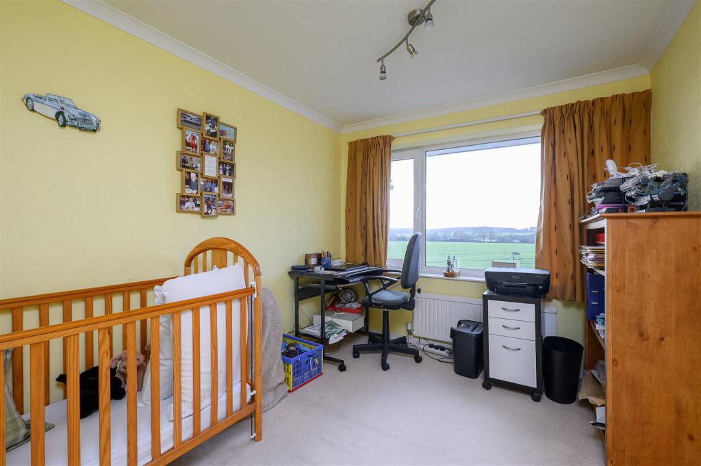 Bedroom 5 / Office