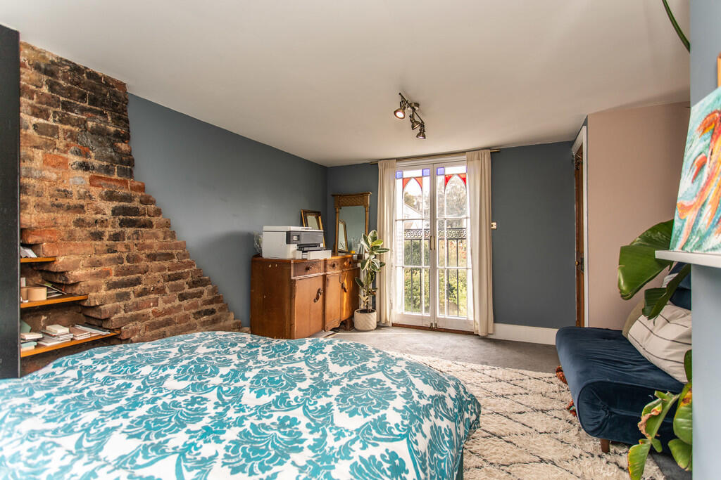 24 Lorne Road51