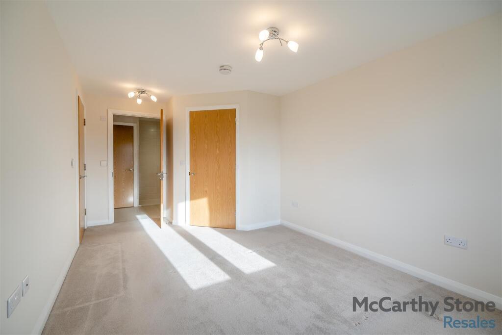 8667981-interior13.jpg
