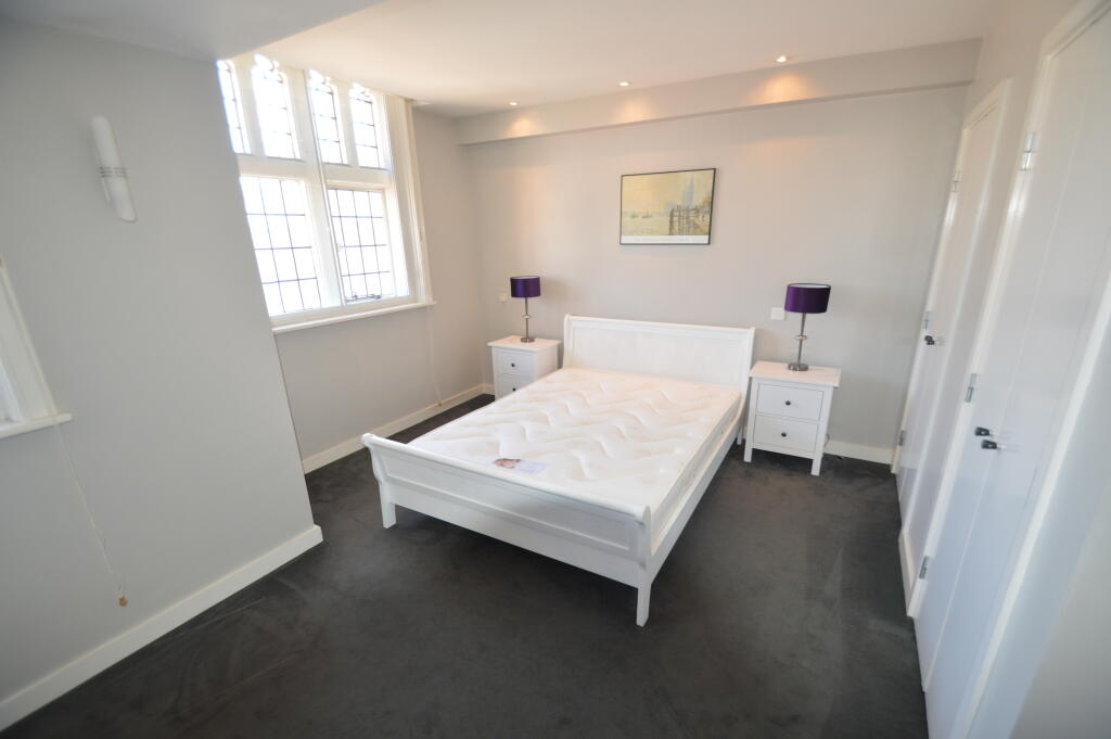 Bedroom master