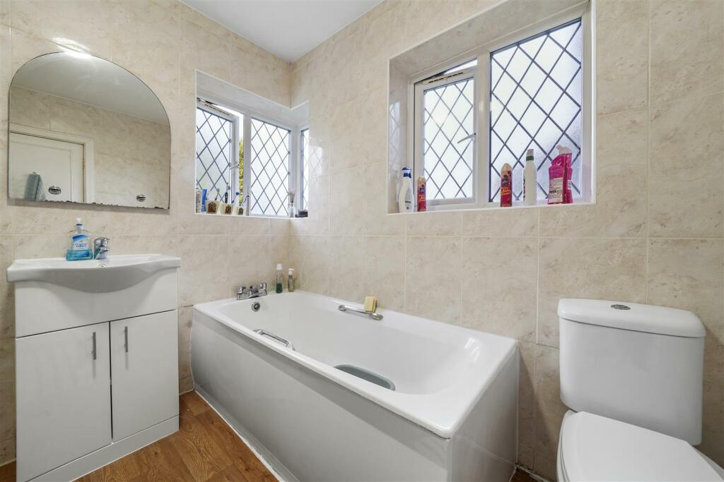 2 Mayfields Close - BFesWYPweOpC0KCJIStz.jpg