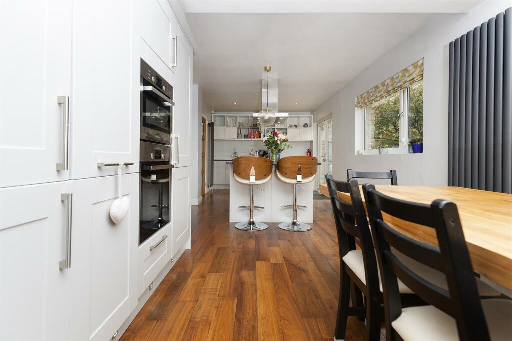 Bramleys Estate Agents - Maple Grove (15).jpg