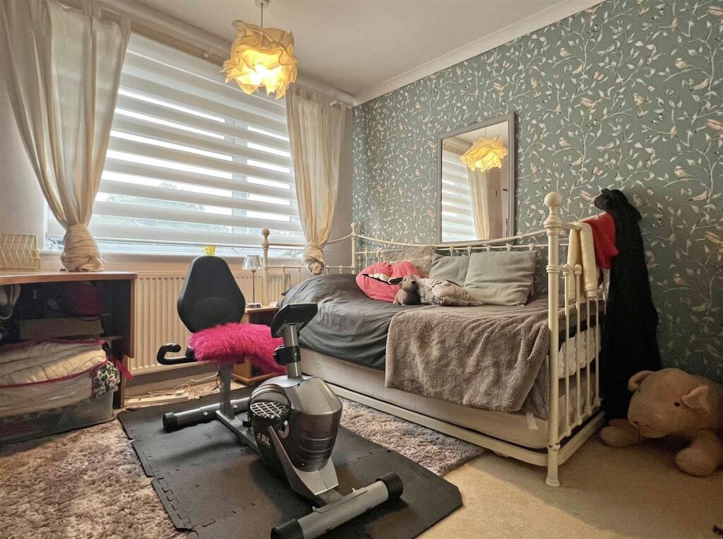 Bed 4.jpg