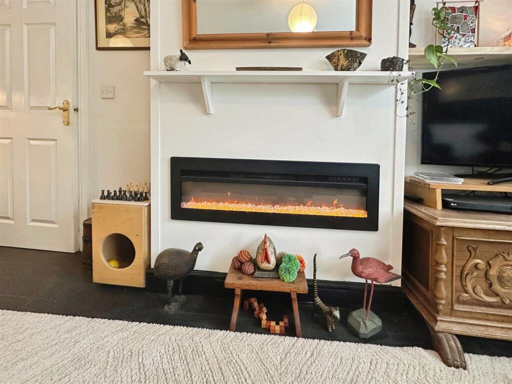 80c5d993--46BE-97D2-B94FA9824C48-46764-00000FEC710