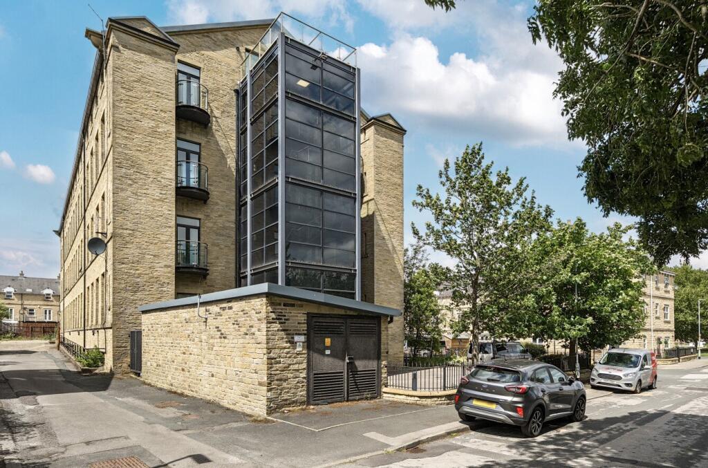 1317570-10-685d4d...