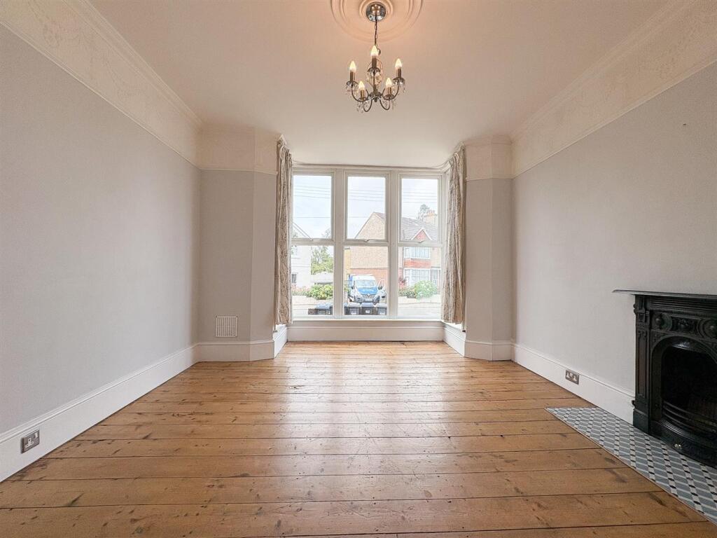 Livingroom.jpg