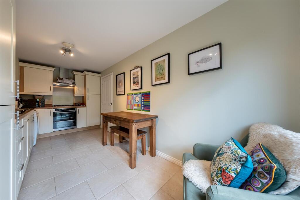 15 Sandford Drive-005.jpg