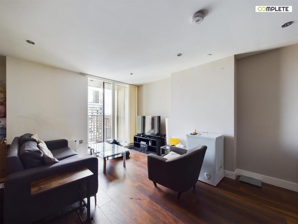 CAM01231G0-PR0057-STILL011