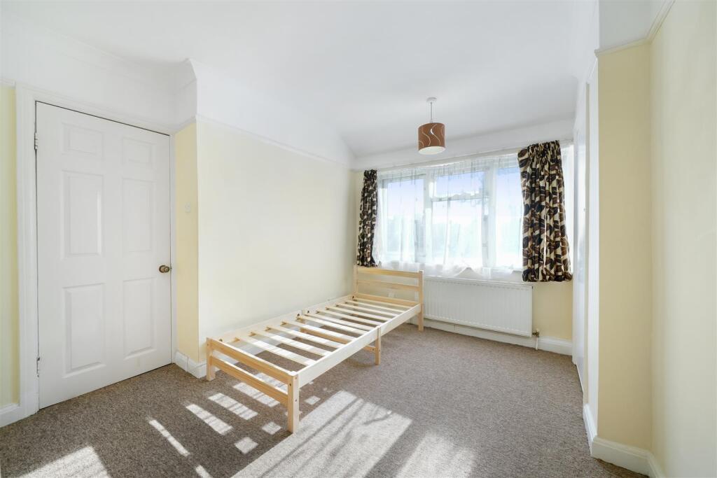 1 Tonfield Road - MbSy6Ojjsb5UHWdk6qY7.jpg