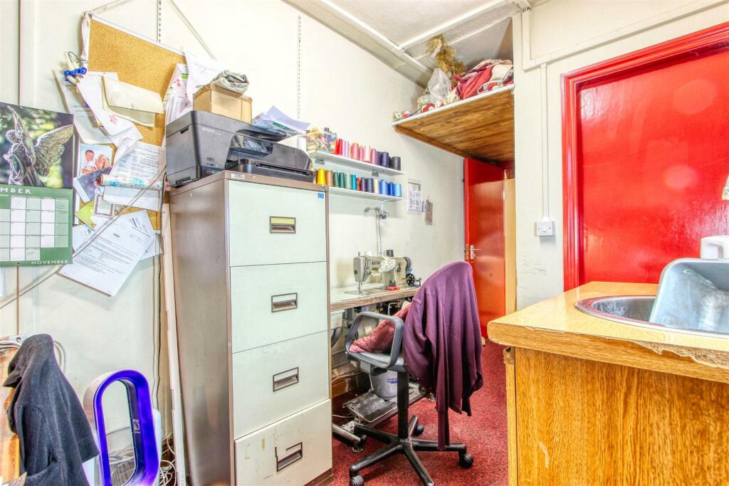 Office Area &amp; W/C