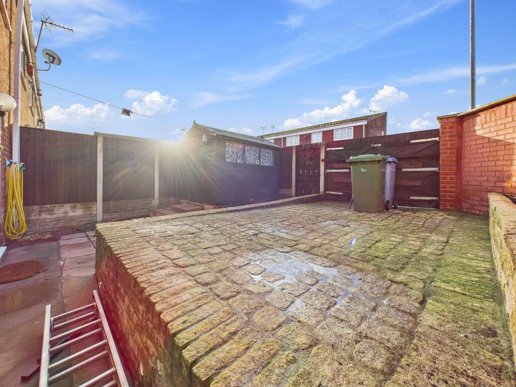 Rear Garden/Private Driveway