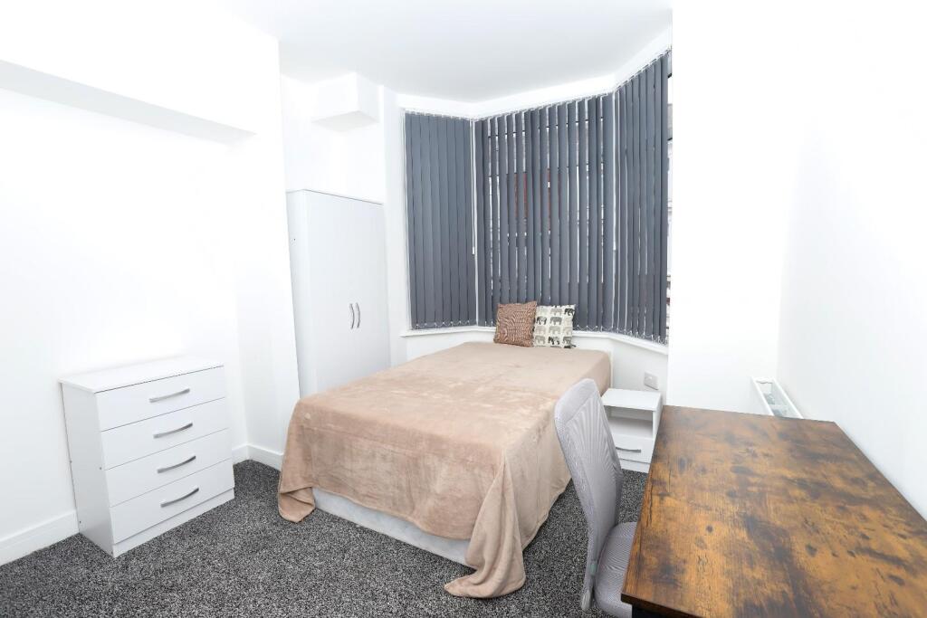 76 Wellesley #2.JPG