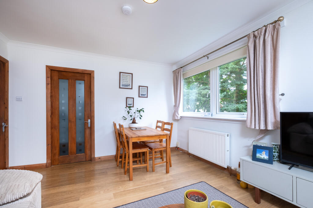 Lounge to Kitchen