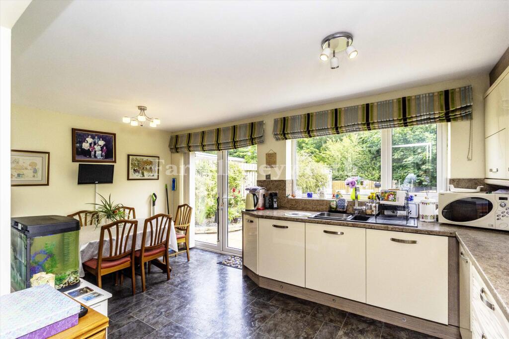 Kitchen dining room
