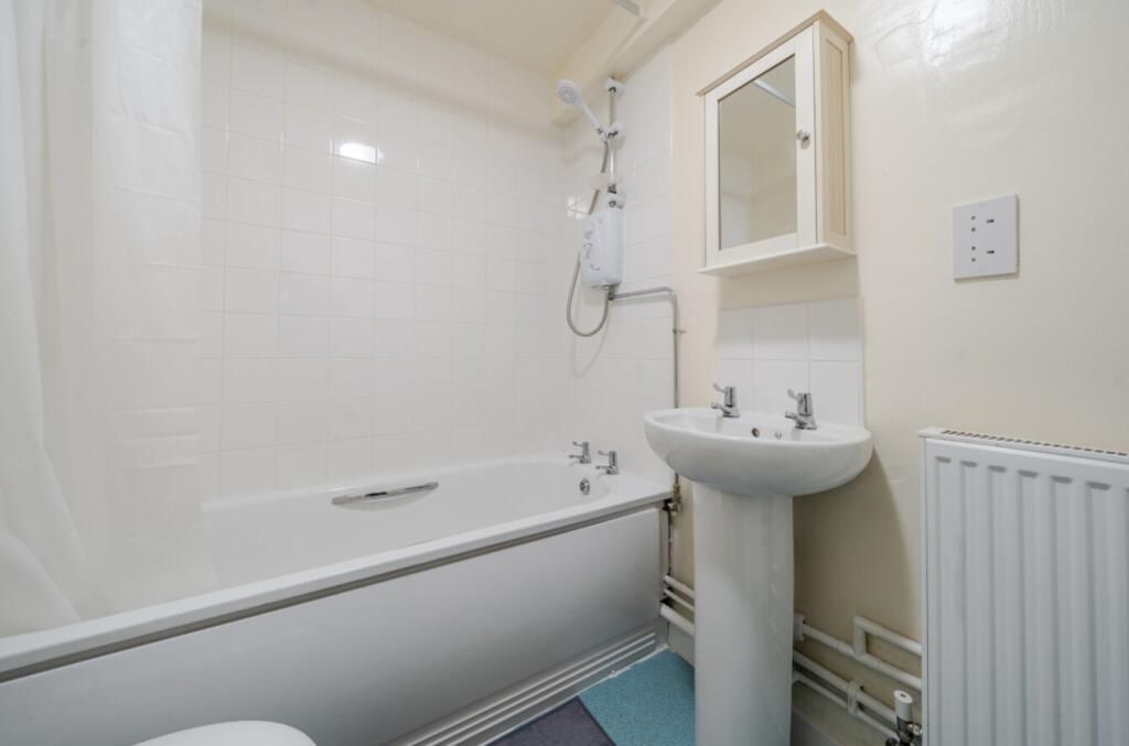 1295477-6-682b2160e6127-ARW