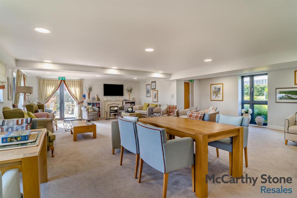 Homeowners Lounge