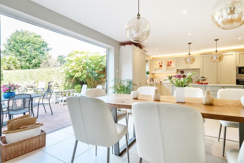 Kitchen/Dining Room