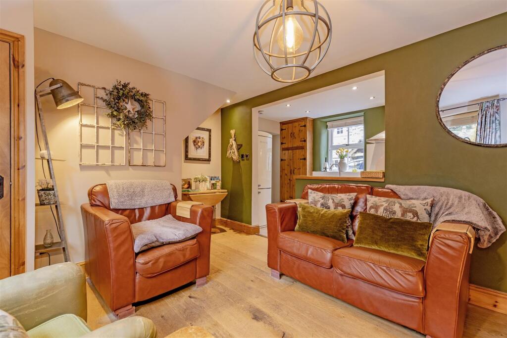 Reception Room-2.jpg