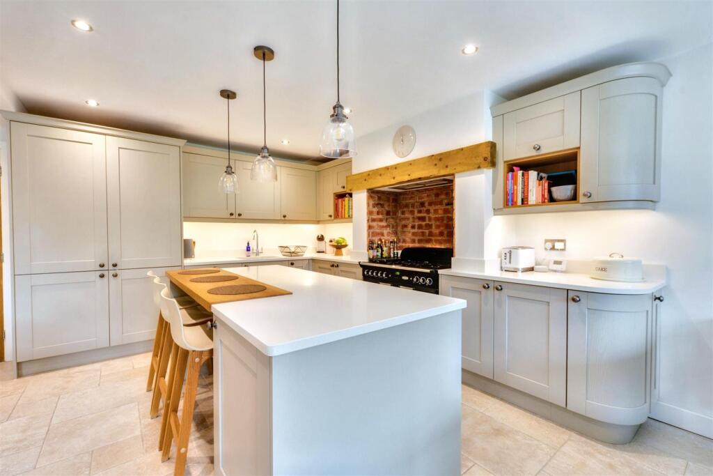 Living/Dining Kitchen