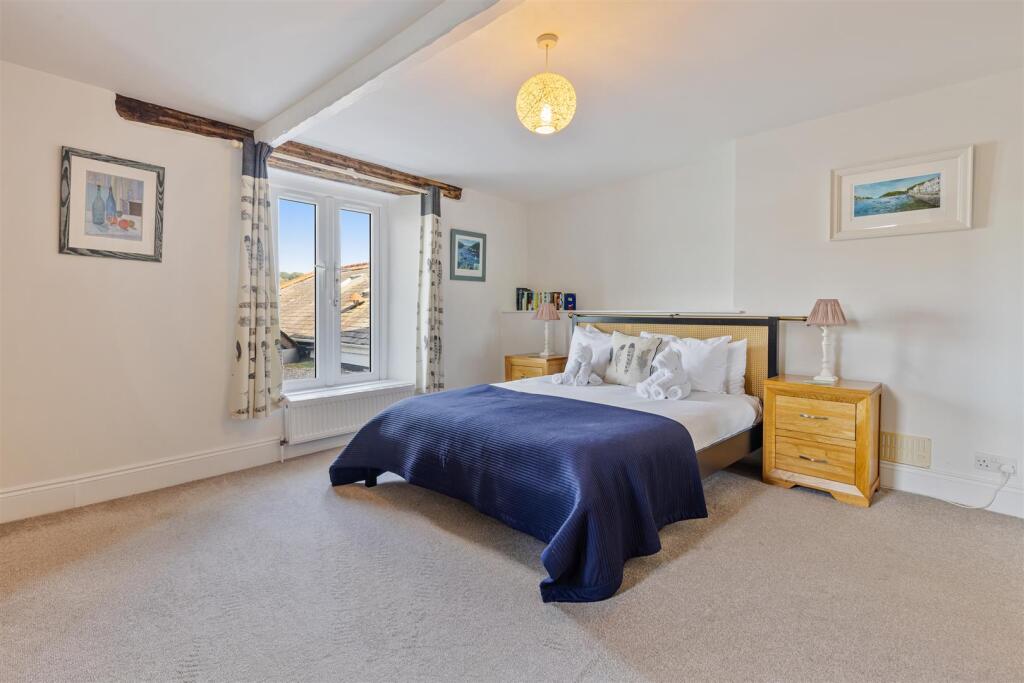 A14 - 28245 Ferryview Castle House, Dartmouth, Sou