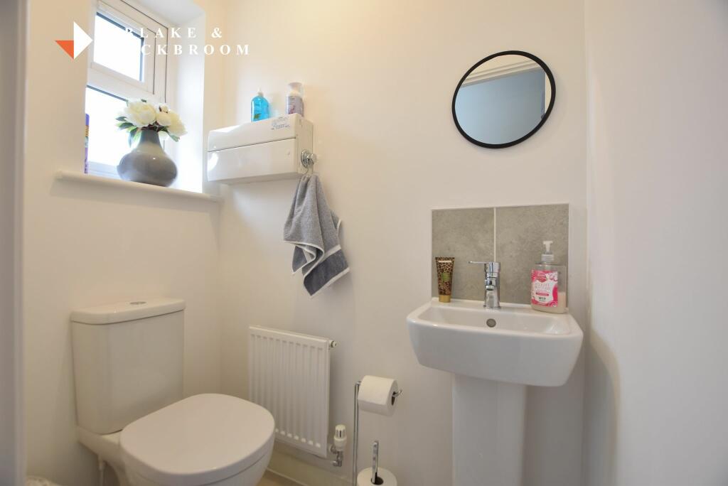 GROUND FLOOR CLOAKROOM