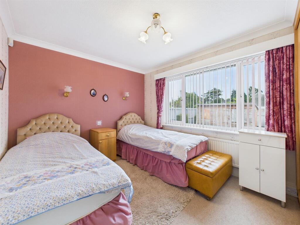 Bedroom: