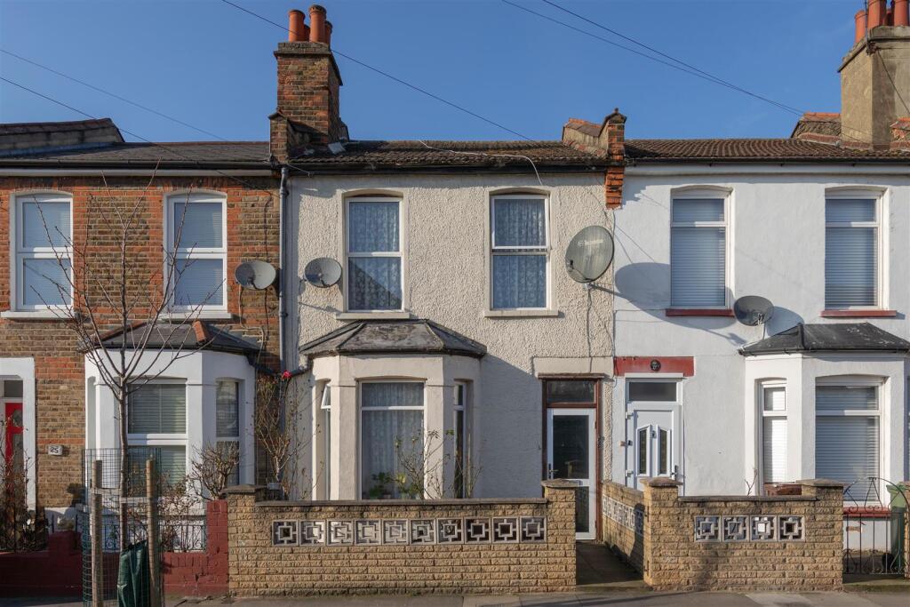 Queen Elizabeth Road, E17