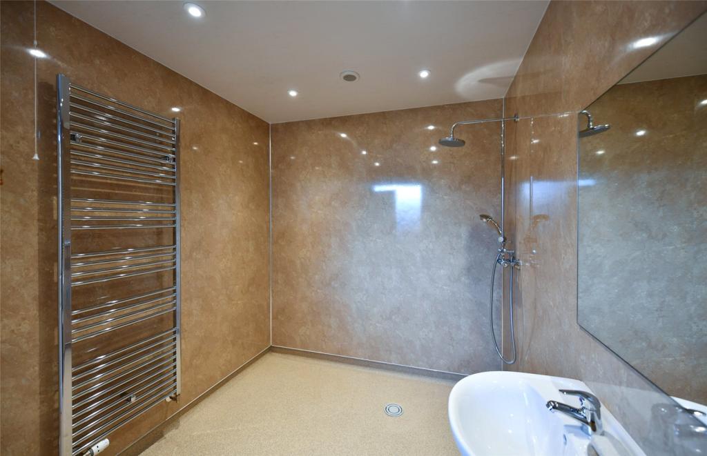 Wet Room En-Suite