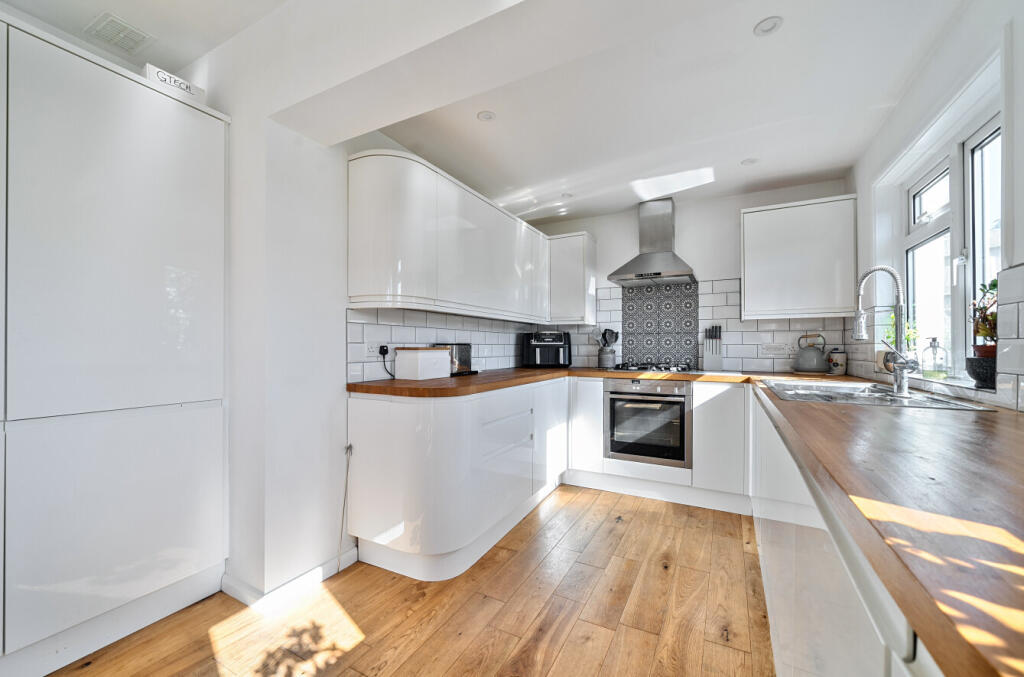 1290551-10-682778...