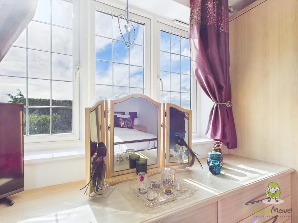 CAM01543G0-PR0132-STILL095