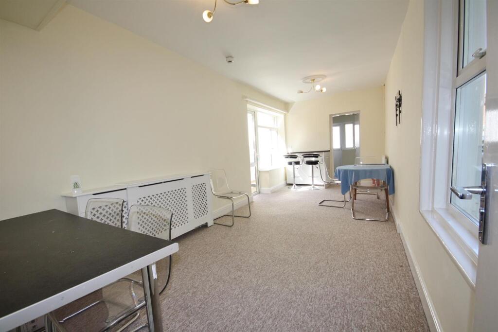 Communal Lounge.jpg