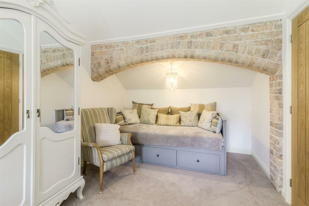 3 Poplars Yard, Shuttington