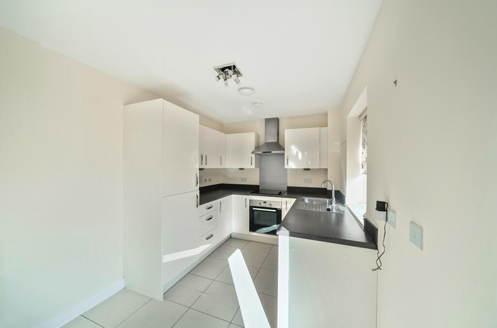 1295630-30-682774...